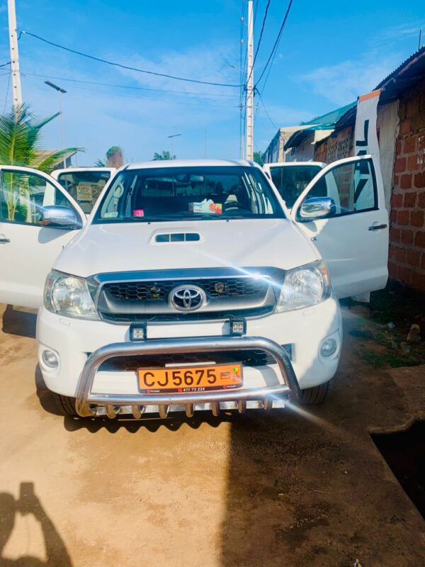🚙 TOYOTA HILUX DOUBLE CAB – Puissance, Résistance et Élégance
