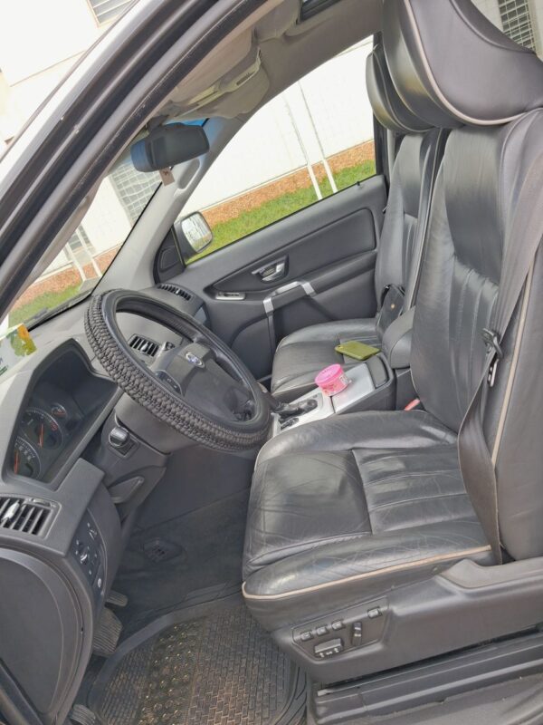 WhatsApp Image 2025-11-24 Ă 21.15.47_3db3bb01 đ Volvo XC90 â ĂlĂ©gance & Confort Absolu