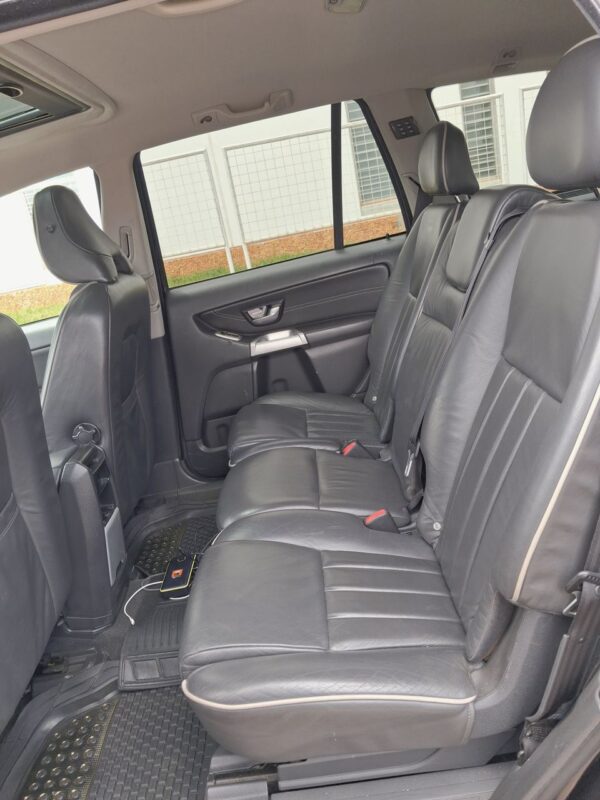 WhatsApp Image 2025-11-24 Ă 21.15.48_0fbcb683 đ Volvo XC90 â ĂlĂ©gance & Confort Absolu